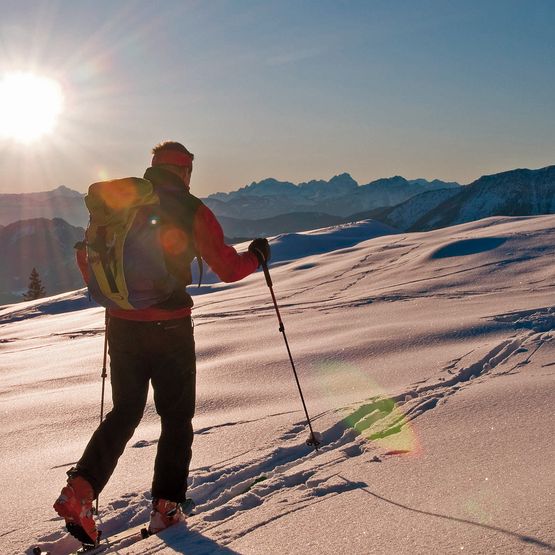 Tourengeher im Tiefschnee