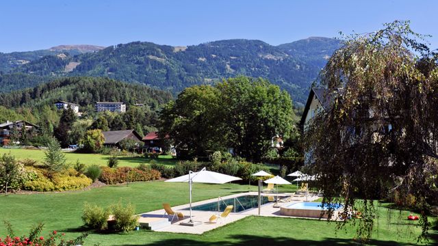 Garten mit Freibad