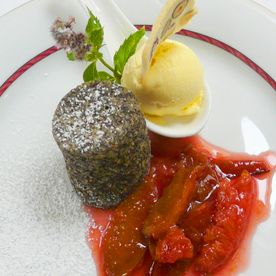 Teller mit Dessert