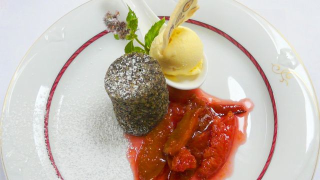 Teller mit Dessert